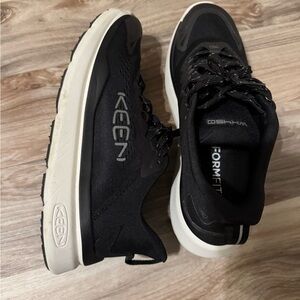 Keen Black and White Athletic Shoes with Modern Design